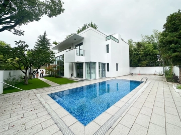 No 11 Modern Villa