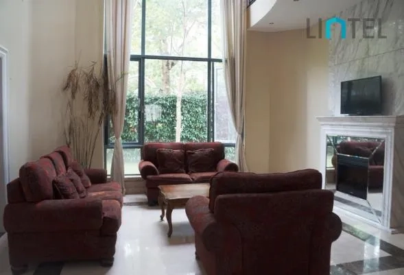 No 12 Beverly Hills(3)