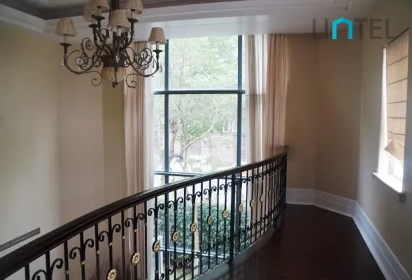 No 12 Beverly Hills(8)