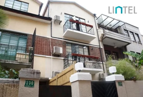 No 128 Lane 591 Nanjing west Road