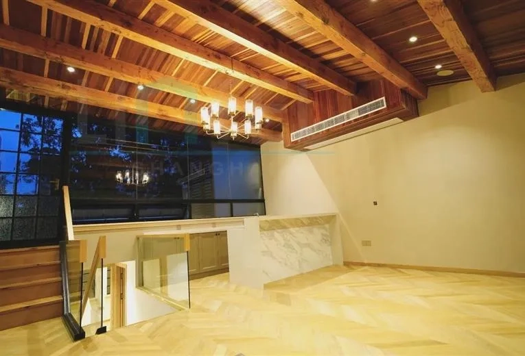 No 128 Lane 591 Nanjing west Road(6)