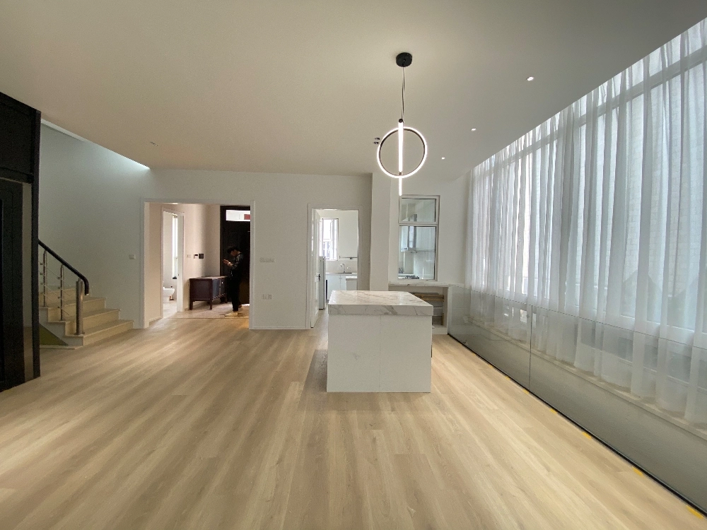 No 135 Queen's Gate(5)