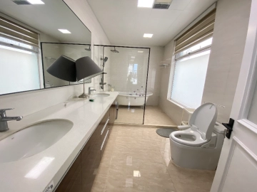 No 135 Queen's Gate(8)