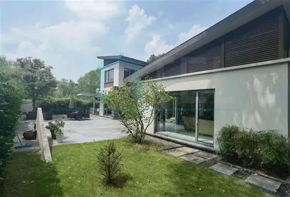 No 141 Lakeside Ville