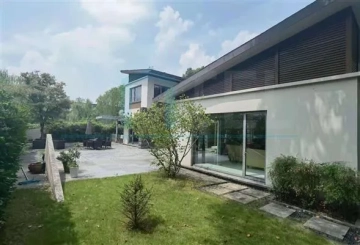 No 141 Lakeside Ville