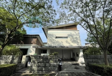 No 151 Lakeside Ville