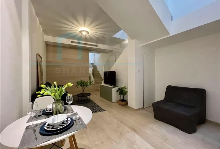 No 17 Lane 479 Nanjing west Road