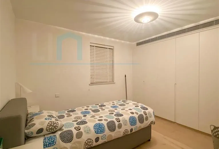 No 17 Lane 479 Nanjing west Road(14)