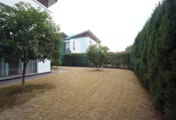 No 170 Lakeside Ville(3)
