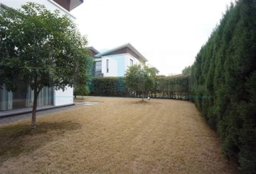 No 170 Lakeside Ville(3)