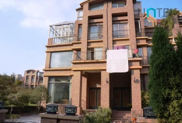 No 18 Hao Run Court
