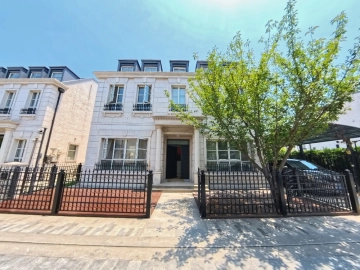 No 195 Queen's Gate
