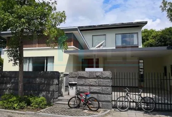 No 2 Lakeside Ville