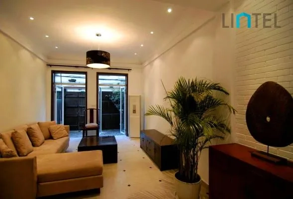 No 21 Lane 606 Huaihai middle Road