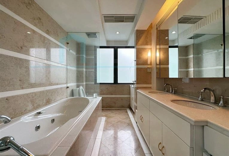 No 210 Lakeside Ville(17)