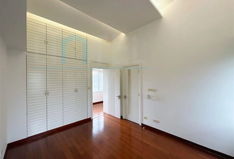 No 210 Lakeside Ville(19)