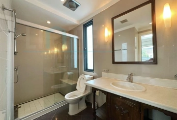 No 210 Lakeside Ville(26)