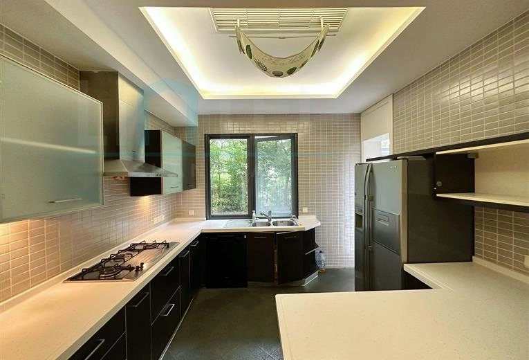 No 210 Lakeside Ville(7)