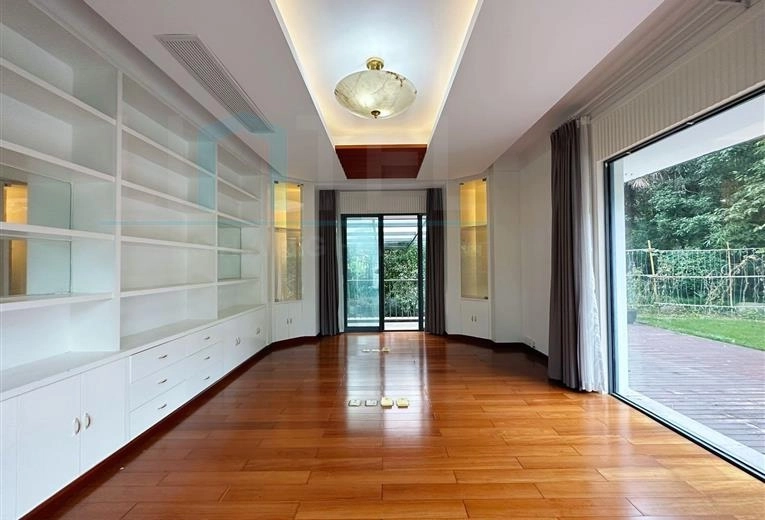No 210 Lakeside Ville(10)