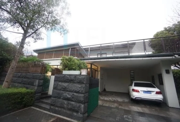 No 215 Lakeside Ville