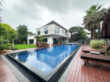 No 228 Lakeside Ville