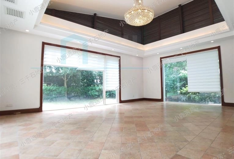 No 240 Lakeside Ville