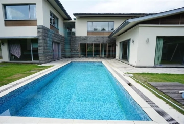 No 260 Lakeside Ville(3)