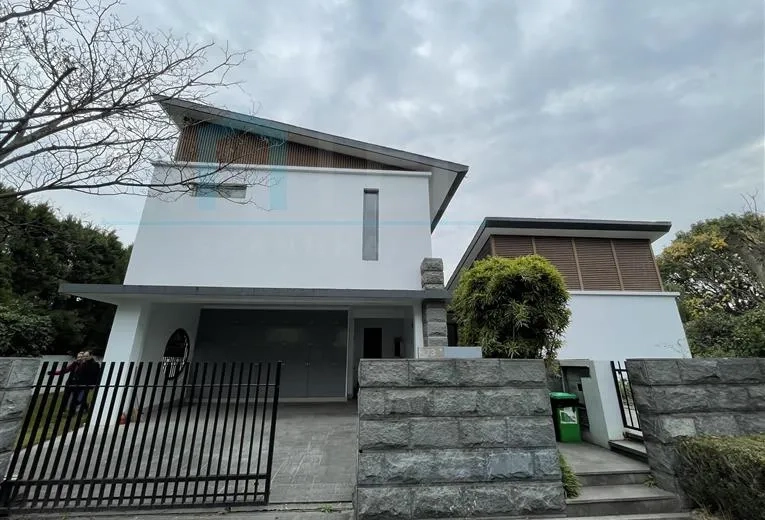 No 273 Lakeside Ville