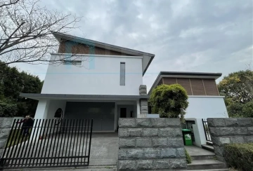 No 273 Lakeside Ville