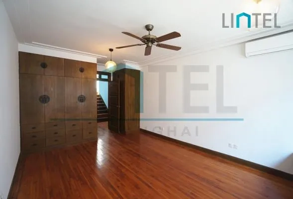 No 33 Lane 470 Shanxi north Road(12)