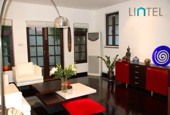 No 37 Lane 1129 Nanjing west Road