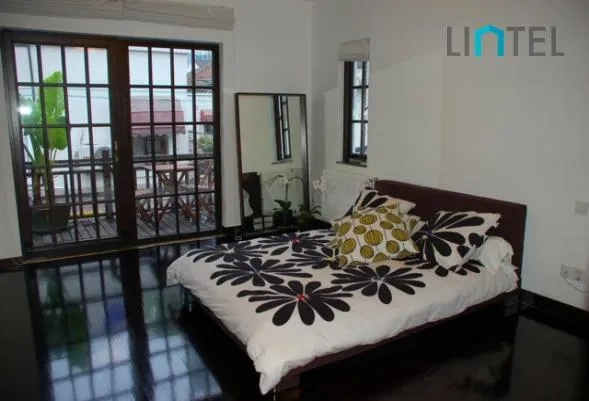 No 37 Lane 1129 Nanjing west Road(7)
