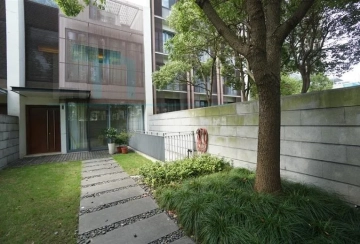 No 385 Lakeside Ville