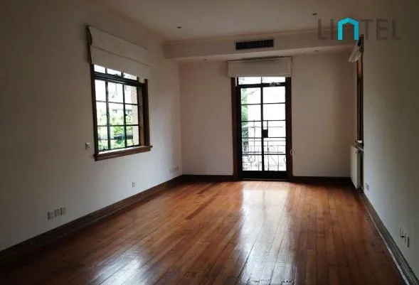 No 40 Lane 1285 Huaihai middle Road(12)
