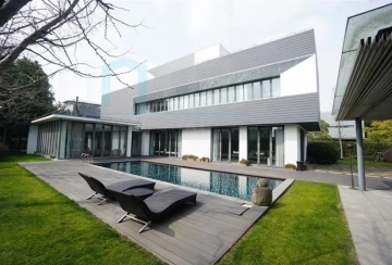 No 47 Villa Riviera