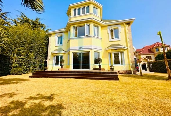 No 602 Elegant Garden