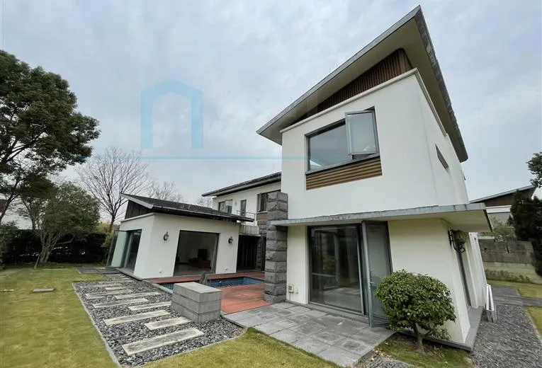 No 65 Lakeside Ville(2)