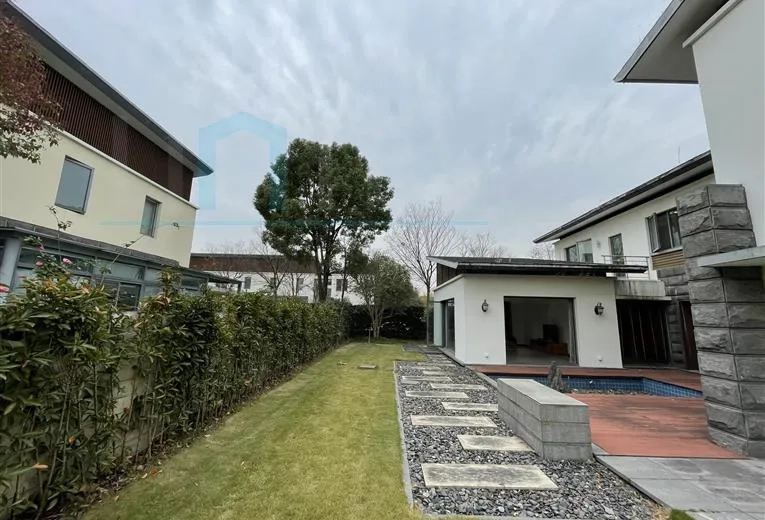 No 65 Lakeside Ville(8)