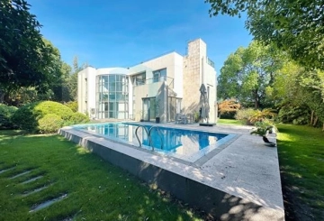 No 67 Modern Villa