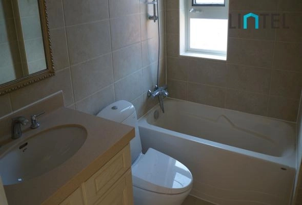No 74 Green Villa Phase 7-8-9(15)