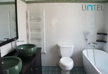 No 74 Lane 1129 Nanjing west Road(11)