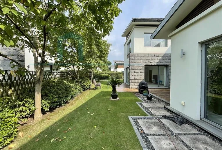 No 79 Lakeside Ville(5)