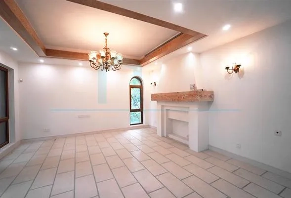 No 81 Jiushi West Suburb Villa(5)