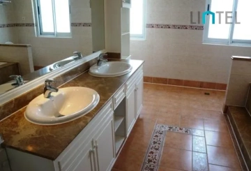 No 81 Vizcaya Villa(13)