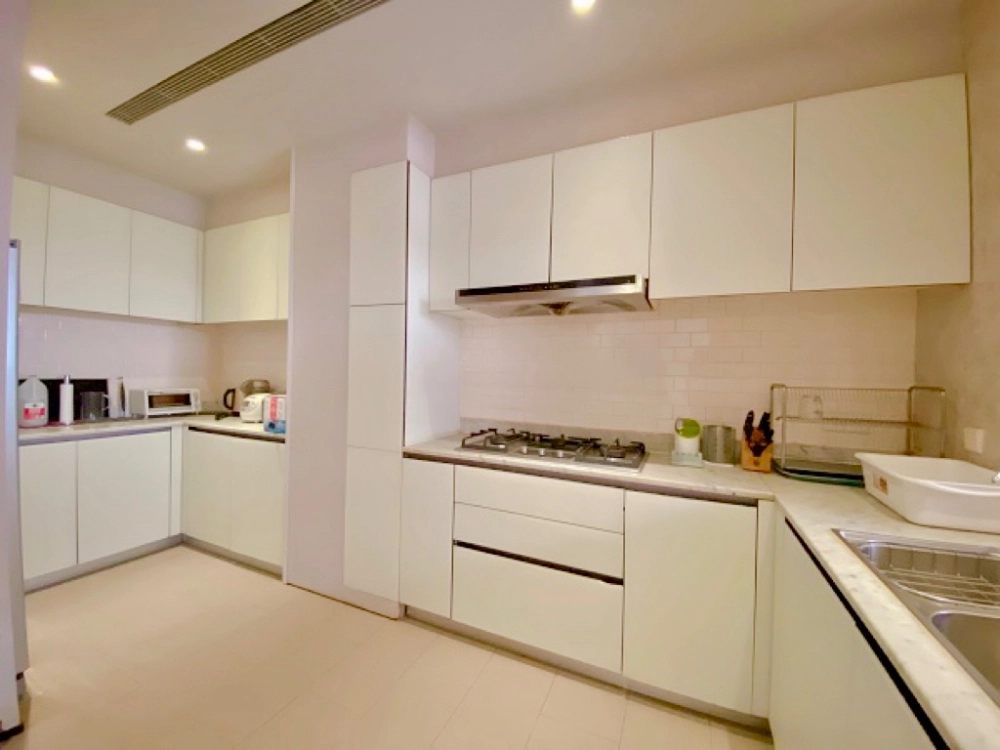 No 9 Lane 280 Wulumuqi Middle Road(6)