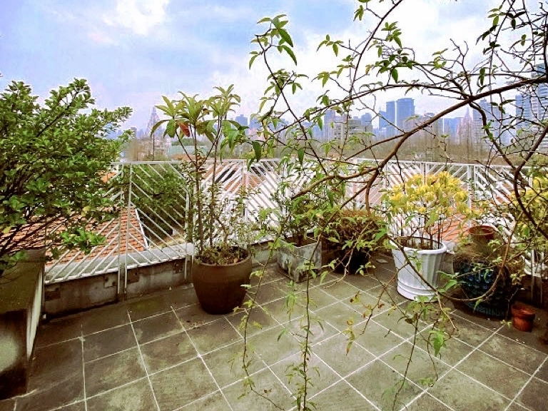 No 9 Lane 280 Wulumuqi Middle Road(8)