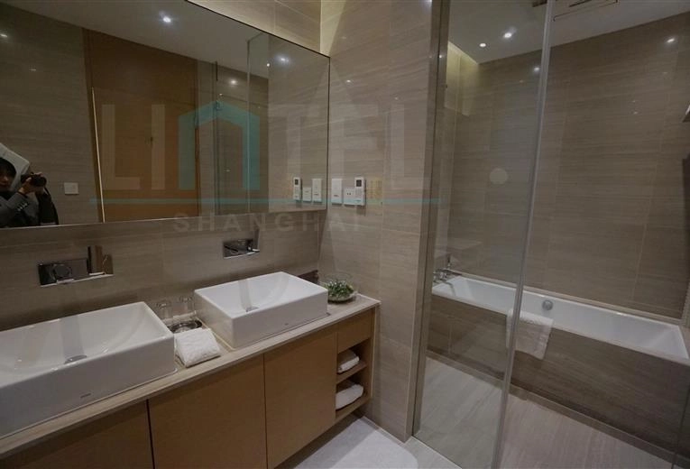 Prestige 3-bdr Deluxe Times Square(10)