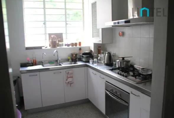 Rm 1 No 827 Huashan Road(4)