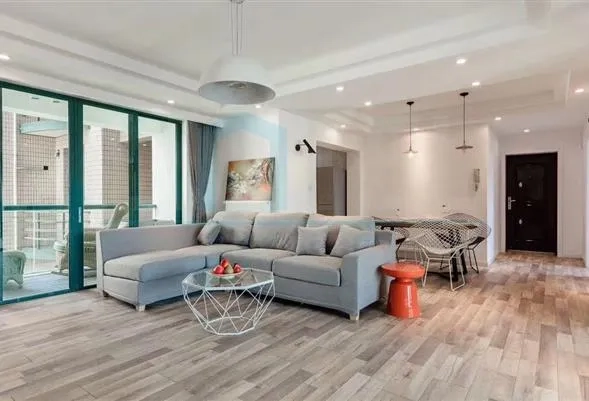 Rm 1001 No 1 Seasons Garden