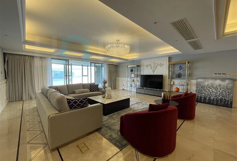 Rm 1001 No 3 Shanghai Bay Phase II